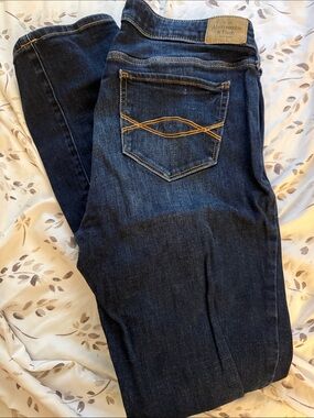 Abercrombie & Fitch Women's Dark Blue Straight Leg Jeans